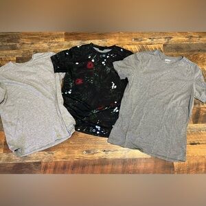 Mens size medium t-shirts floral and gray shirt sleeve